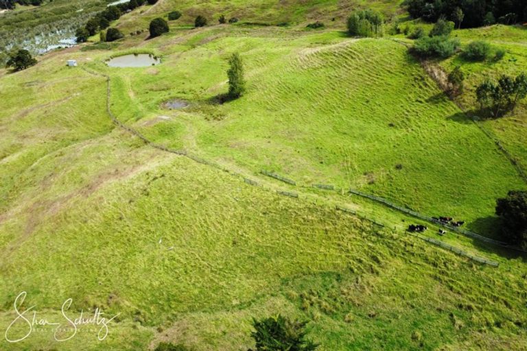 Photo of property in 215c Heatley Road, Whakapirau, 0583