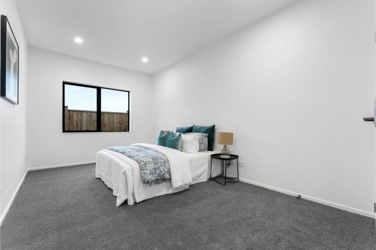 Photo of property in 32 Streamview Way, Long Bay, 0792