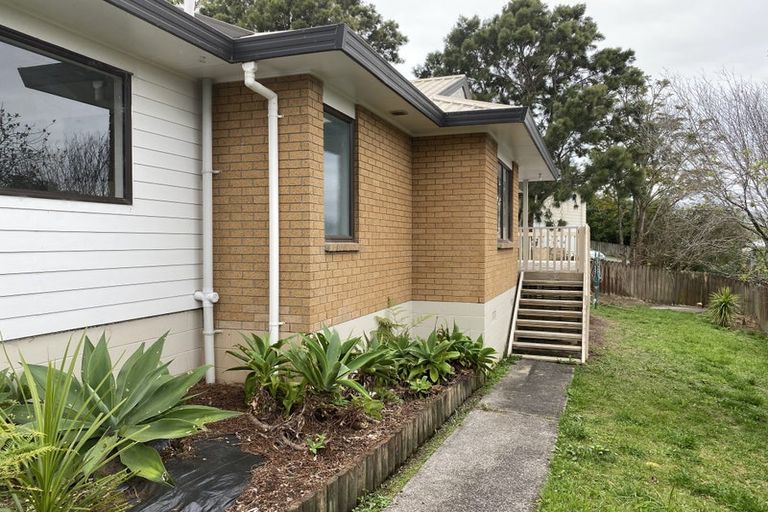 Photo of property in 9 Amery Place, West Harbour, Auckland, 0618