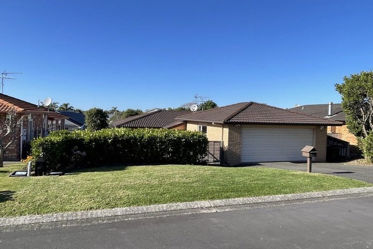 Photo of property in 35 Chesterfield Way, Orewa, 0931