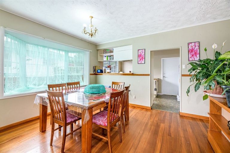 Photo of property in 8 Christina Avenue, Te Atatu South, Auckland, 0602