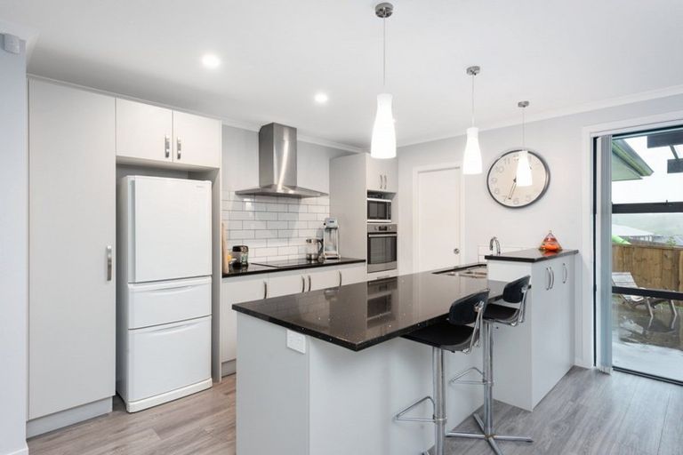 Photo of property in 19 Ballintoy Park Drive, Welcome Bay, Tauranga, 3175