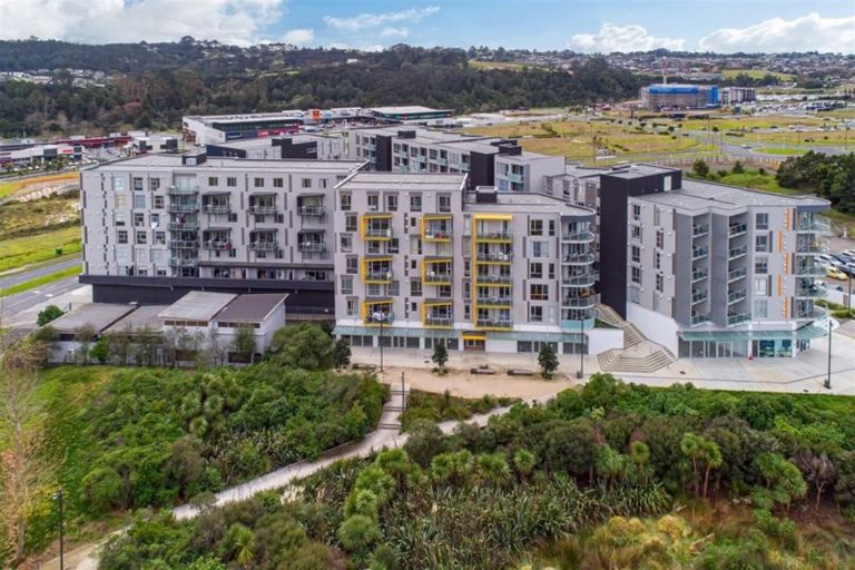 Photo of property in 604/27 Don Mckinnon Drive, Albany, Auckland, 0632