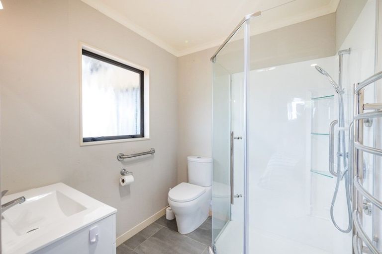 Photo of property in 32 Stoneleigh Lane, Aokautere, Palmerston North, 4471