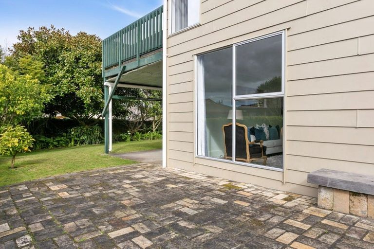 Photo of property in 56 Mirrabooka Avenue, Botany Downs, Auckland, 2010