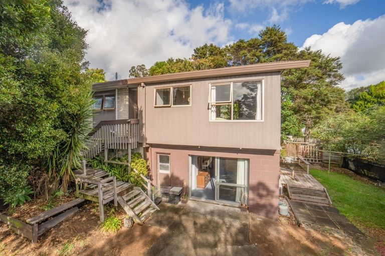 Photo of property in 2/13 Wirihana Road, Titirangi, Auckland, 0604