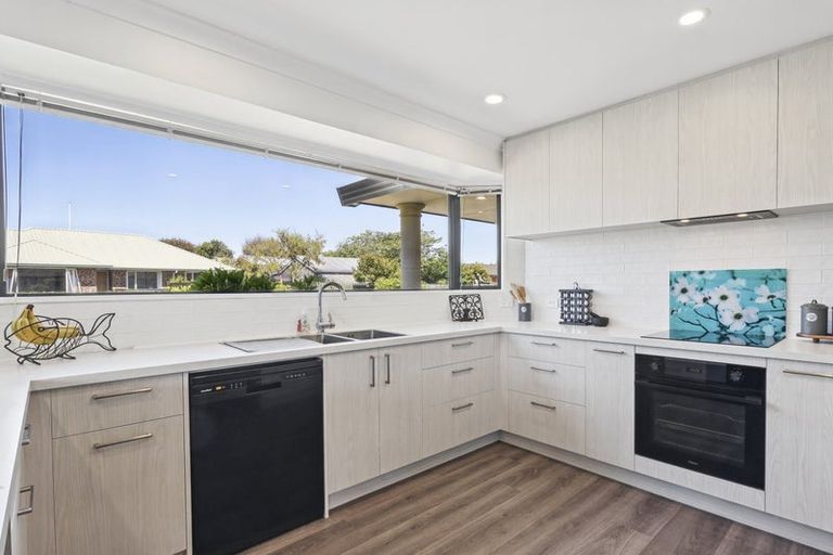 Photo of property in 2 Matthews Street, Kaiapoi, 7630