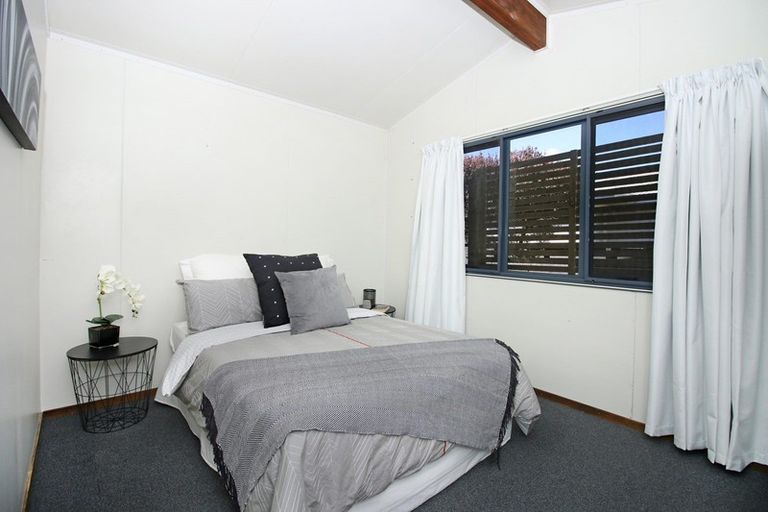 Photo of property in 3 Acacia Street, Kelvin Grove, Palmerston North, 4414