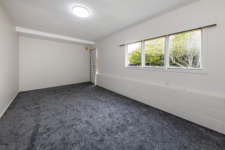 Photo of property in 41 Lawrence Crescent, Hillpark, Auckland, 2102