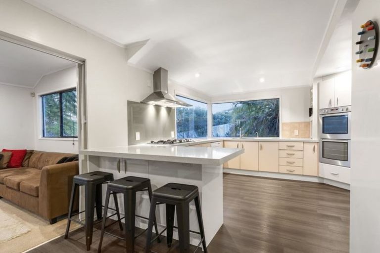 Photo of property in 14 David Beattie Place, Chatswood, Auckland, 0626