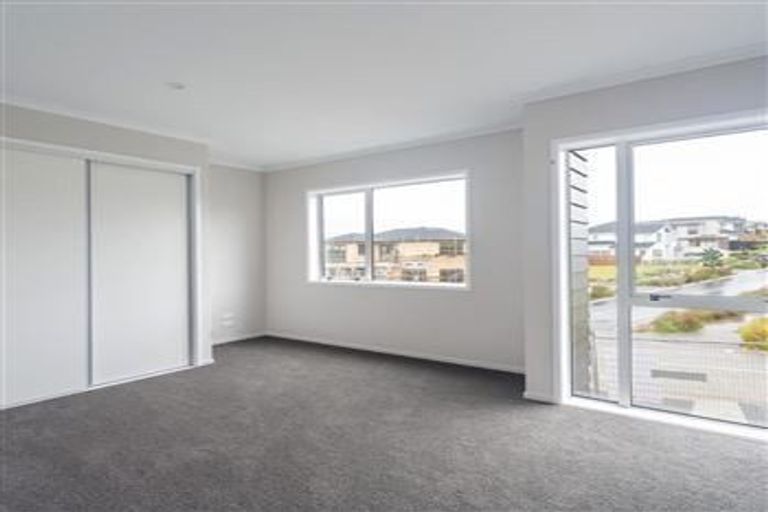 Photo of property in 2a Makura Road, Long Bay, Auckland, 0630