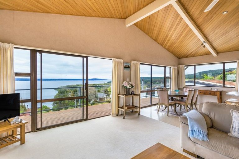 Photo of property in 60 Wakeman Road, Acacia Bay, Taupo, 3330