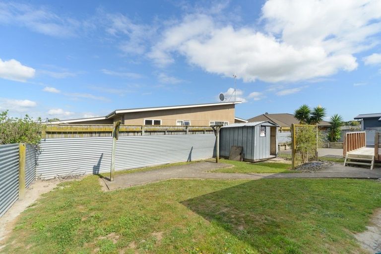 Photo of property in 135 Roberts Line, Kelvin Grove, Palmerston North, 4414