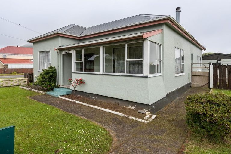 Photo of property in 166 Bright Street, Cobden, Greymouth, 7802