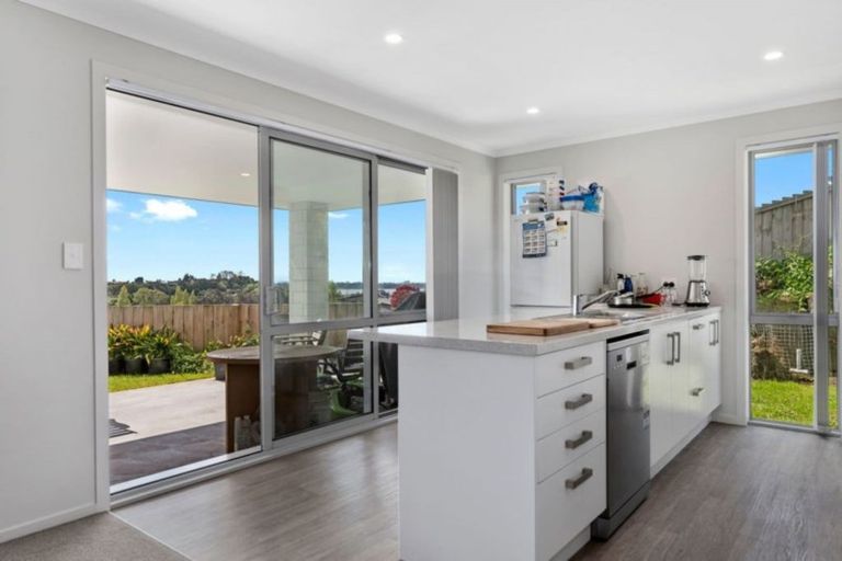 Photo of property in 8 Greenvale Place, Welcome Bay, Tauranga, 3112