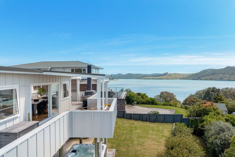 Photo of property in 139 Bruce Wallace Place, Whangamata, 3620