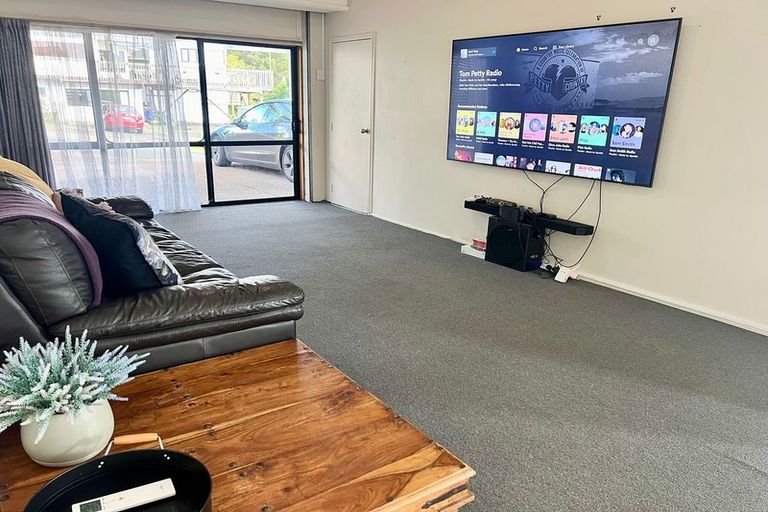 Photo of property in 1 Siesta Terrace, Gulf Harbour, Whangaparaoa, 0930