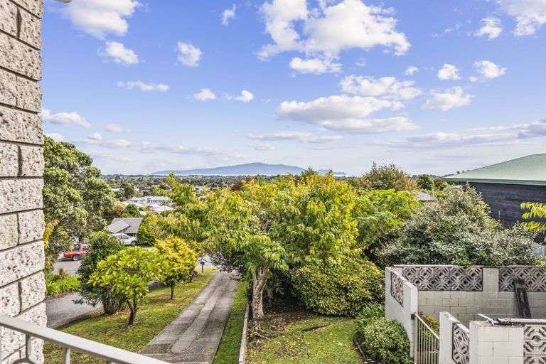 Photo of property in 51 Kakariki Grove, Waikanae, 5036