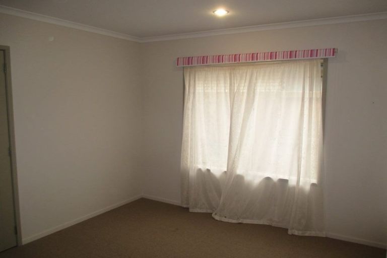Photo of property in 12 Piwakawaka Court, Rototuna North, Hamilton, 3210