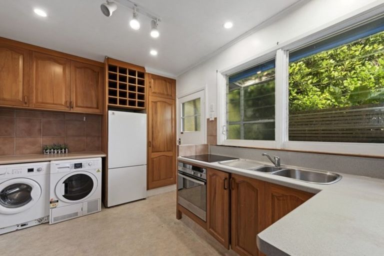 Photo of property in 8 Maire Street, Eastbourne, Lower Hutt, 5013