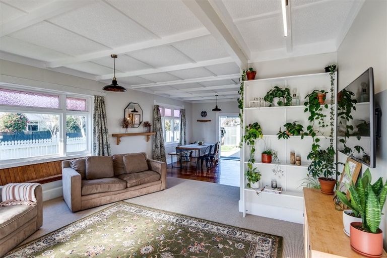 Photo of property in 1213 Caroline Road, Mayfair, Hastings, 4122