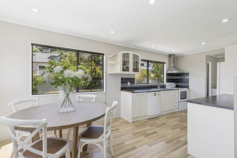 Photo of property in 45 Albatross Close, Whitby, Porirua, 5024