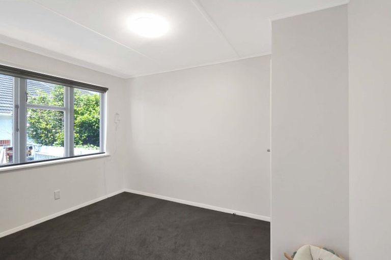 Photo of property in 2/39 Tararua Street, Trentham, Upper Hutt, 5018
