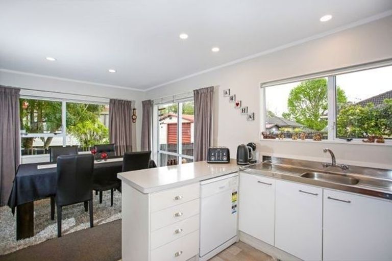 Photo of property in 3 Alpha Street, Papakura, 2110