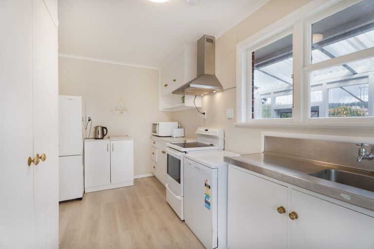 Photo of property in 2/49a Shakespeare Avenue, Trentham, Upper Hutt, 5018