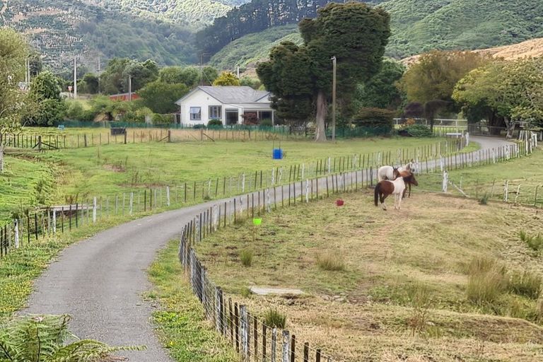Photo of property in 347 Waitohu Valley Road, Otaki, 5583