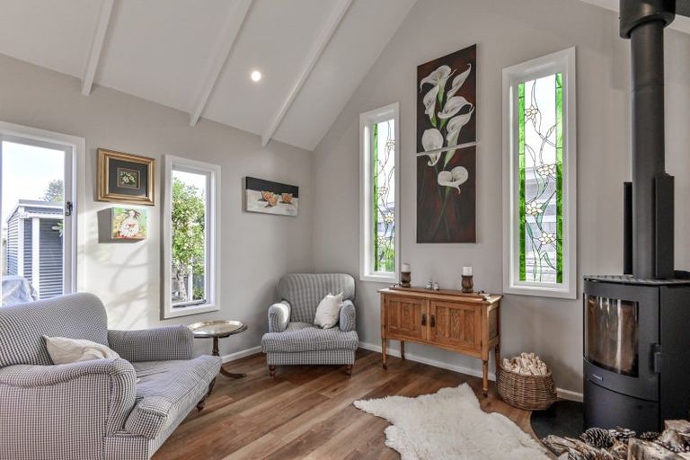 Photo of property in 207 Murdoch Road East, Akina, Hastings, 4122