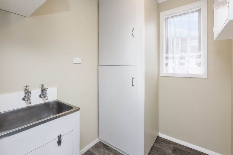 Photo of property in 380 Cambridge Terrace, Naenae, Lower Hutt, 5011