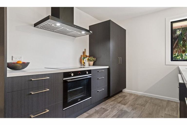 Photo of property in 1/100 Prestons Road, Redwood, Christchurch, 8051