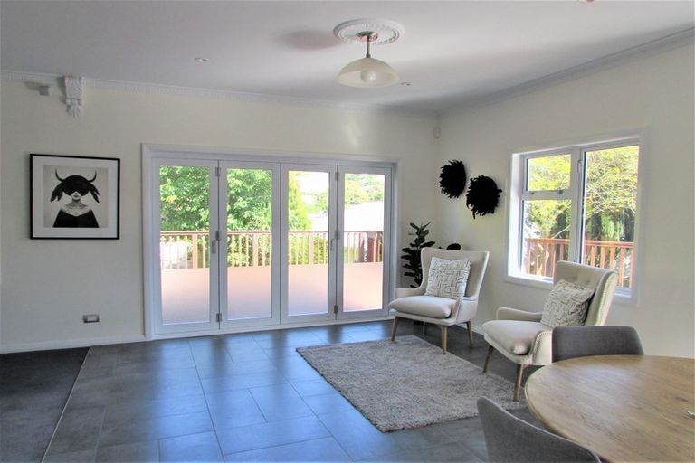 Photo of property in 18 Middleton Road, Johnsonville, Wellington, 6037