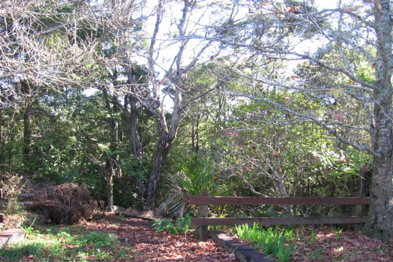 Photo of property in 44 Tawini Road, Titirangi, Auckland, 0604