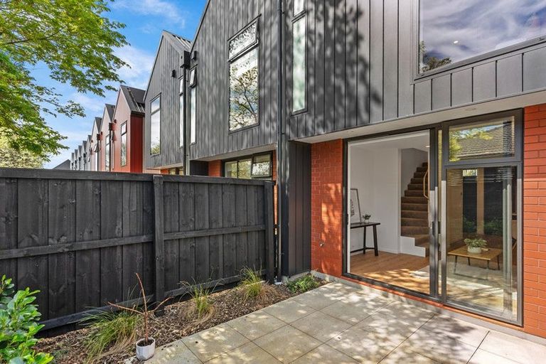 Photo of property in 3/15 Donald Place, St Albans, Christchurch, 8014