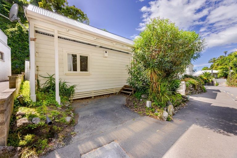 Photo of property in 27 Milton Road, Bluff Hill, Napier, 4110