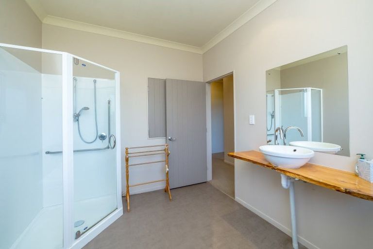 Photo of property in 5 Awhina Drive, Greytown, 5712