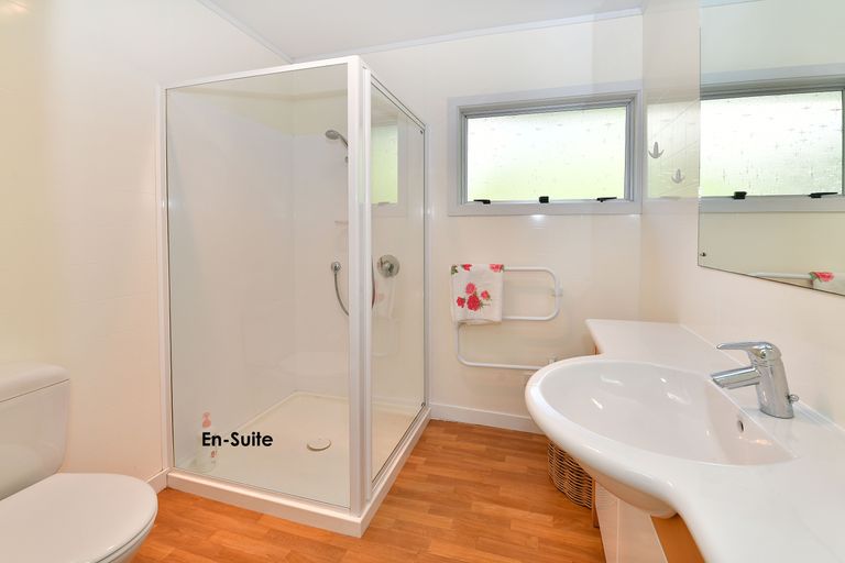 Photo of property in 11 Opahi Bay Road, Mahurangi West, Warkworth, 0983