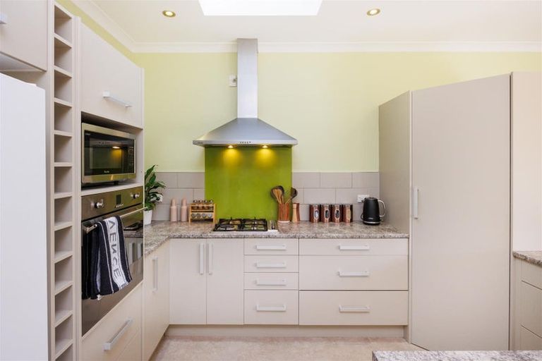 Photo of property in 10 William Street, Marton, 4710