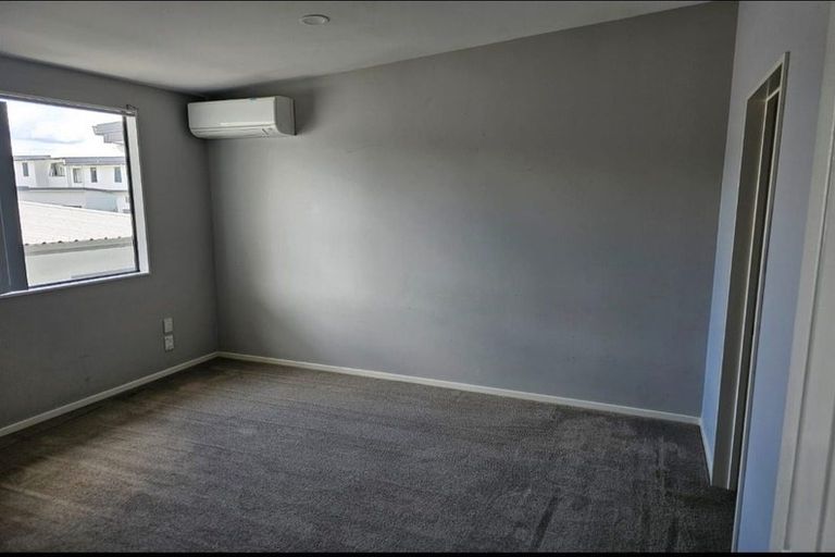 Photo of property in 31/3 Hulme Place, Henderson, Auckland, 0612