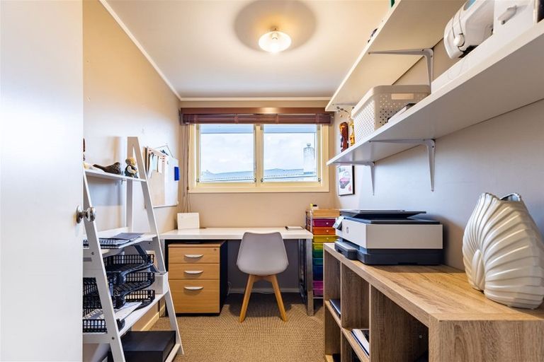 Photo of property in 8 Woodstock Place, Hokowhitu, Palmerston North, 4410