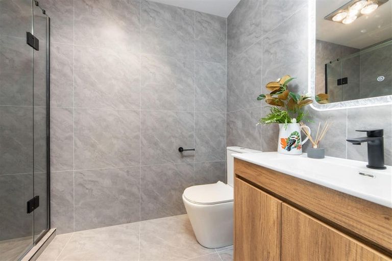 Photo of property in 16 Greenbrier Street, Westgate, 0814