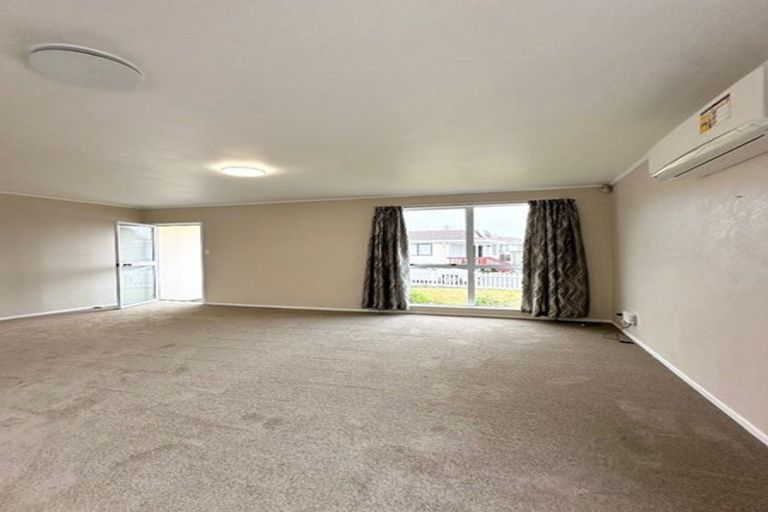 Photo of property in 1/6 Penion Drive, Flat Bush, Auckland, 2023