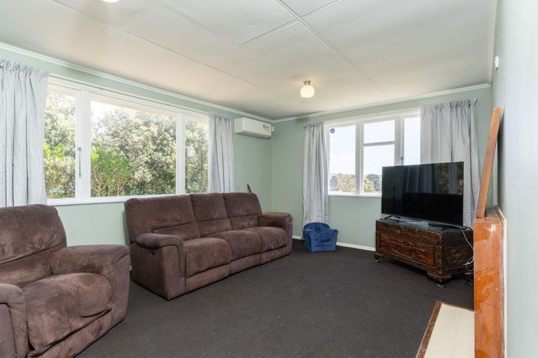 Photo of property in 25 Driver Crescent, Cannons Creek, Porirua, 5024