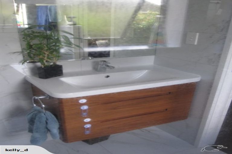 Photo of property in 12 Tiri View Place, Waiake, Auckland, 0630