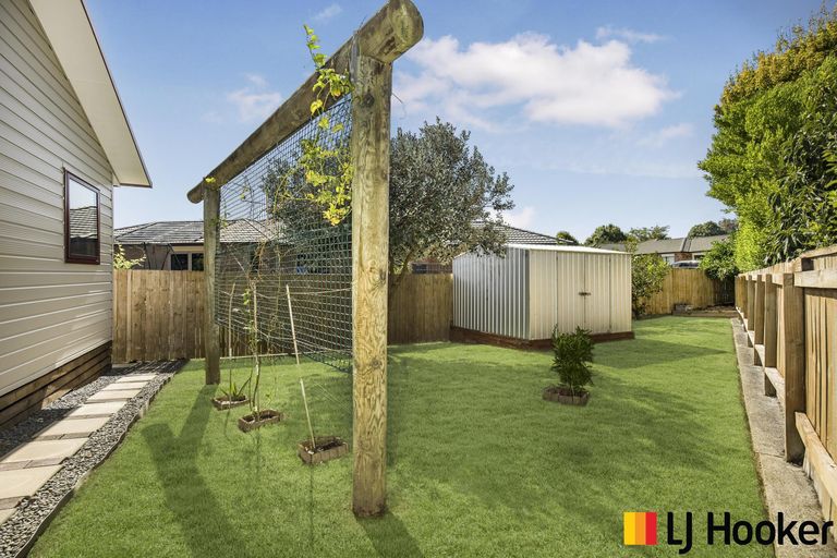 Photo of property in 16 Muirfield Street, Wattle Downs, Auckland, 2103