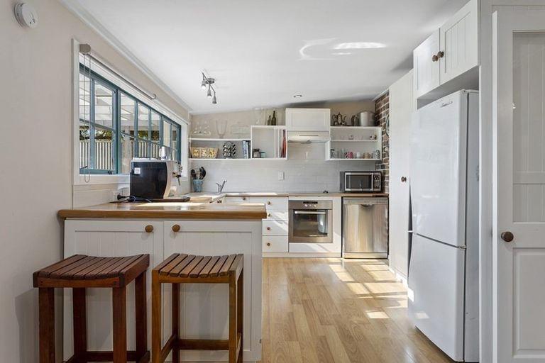 Photo of property in 54 Victoria Street, Oxford, 7430