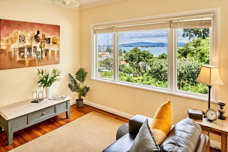 Photo of property in 7 Russo Terrace, Eastbourne, Lower Hutt, 5013