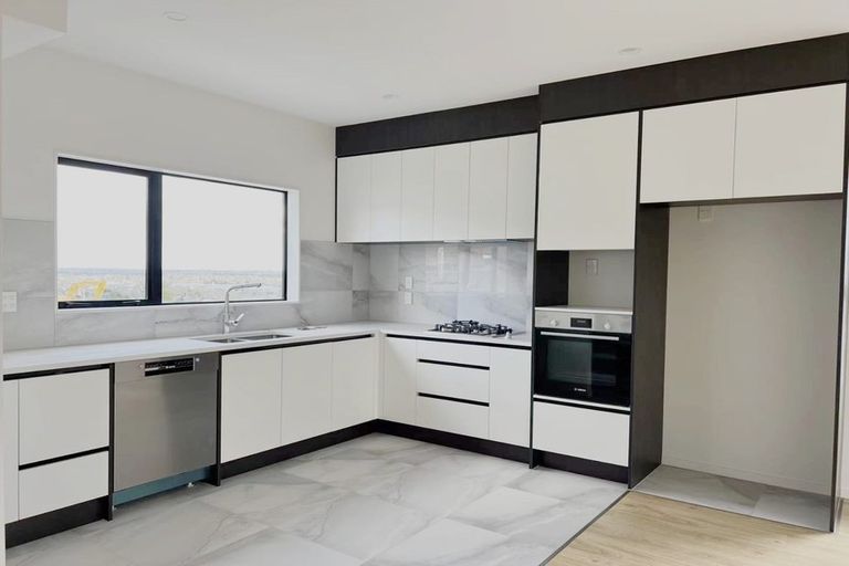 Photo of property in 41b Crestview Rise, Papakura, 2110